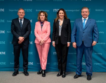 De izquierda a derecha, el hasta hoy Presidente de ITENE, Pedro Ballester; la Directora General del IVACE, Julia Company; la nueva Presidenta de ITENE, Marta Codoñer, y el Director Gerente de ITENE, Javier Zabaleta. Foto: ITENE.