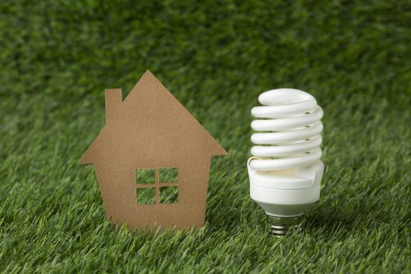 Figura 3. https://www.freepik.es/foto-gratis/bombilla-casa-miniatura_8726653.htm#query=EFICIENCIA%20ENERGETICA%20EDIFICIOS&position=8&from_view=search&track=ais&uuid=76401396-75f2-4d22-847a-004b9391b688
