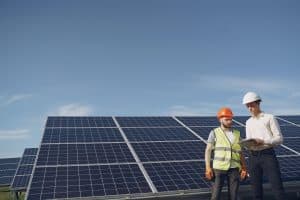 Figura 6. https://www.pexels.com/es-es/foto/trabajando-hombres-en-pie-innovacion-4254167/