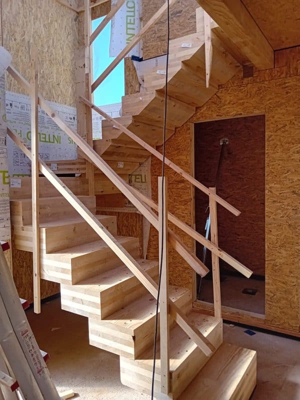 Interior de una vivienda Passivhaus y con estructura de madera de la promoción Maremma que AEDAS Homes impulsa en Palma de Mallorca.