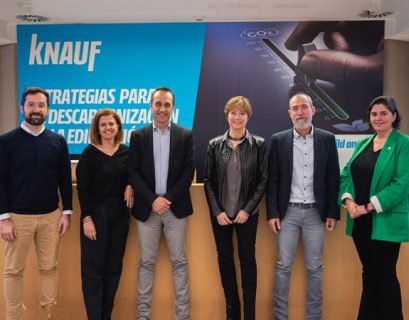 De izquierda a derecha: Miguel Díaz, arquitecto socio del estudio Ruiz Larrea; Cristina Sendra, directora técnica Eco Intelligent Growth; Pablo Maroto, director de Marketing y técnico de Knauf Iberia; Anna Guanter, responsable de Innovación en la Promotora Culmia; Alfons Ventura Technical staff en el GBCe; y Dolores Huerta, directora general de GBCE.