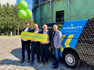 De izquierda a derecha: Eike Diercks, H2 Sourcing & Logistic Manager, H2 MOBILITY Deutschland, Frank Fronzke, Managing Director & COO, H2 MOBILITY Deutschland, Luc Graré, Head of Eastern and Central Europe, Lhyfe, Marc Liegl, Business Developer, Lhyfe). © H2 MOBILITY Deutschland