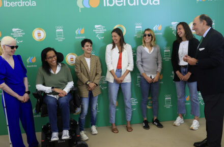 Galán destaca a las deportistas olímpicas y paralímpica