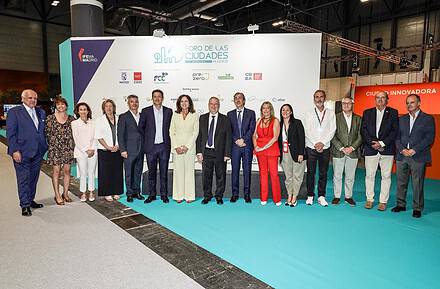 Foto de inauguración del Foro de las Ciudades en el marco de la Semana de los Servicios al Ciudadano TECMA 2026 en IFEMA Madrid