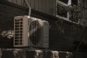 MITECO regula las redes de calor urbanas y destina 50 millones a 37 proyectos con más de 300 MW renovables